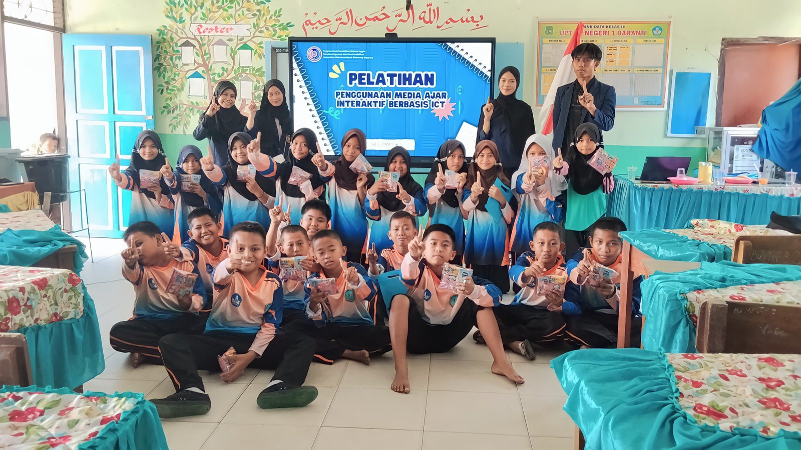 Mahasiswa UMS Rappang Kenalkan Media Ajar Digital di Dua Sekolah Dasar