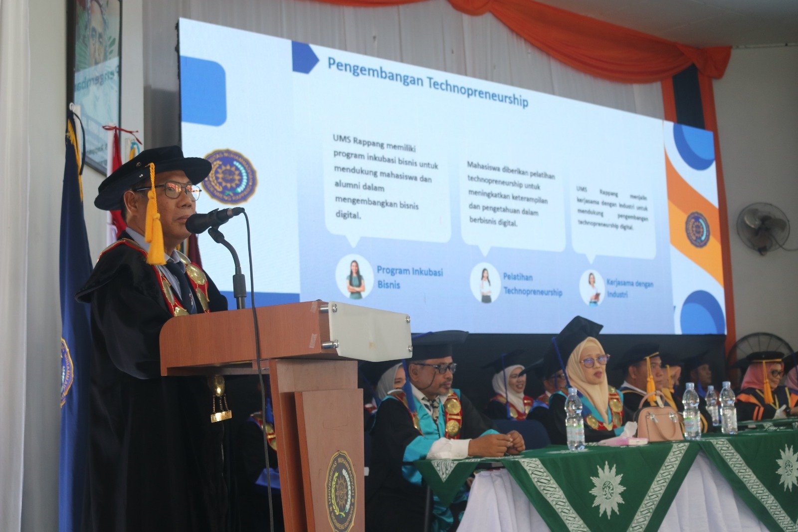 Wisuda 172 Lulusan, Rektor UMS Rappang: Jadilah Kebanggan Almamater