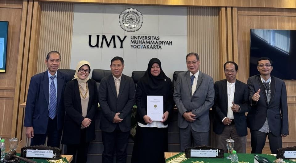 Rektor UMS Rappang Jadi Co-Promotor Eksternal, Dosen Yayuk Astuti Sukses Jalani Ujian Tertutup
