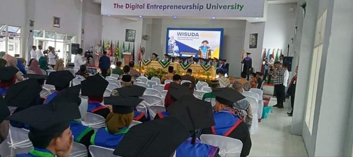 Wisuda Sarjana dan Pascasarjana Angkatan V UMS Rappang, Mencetak Alumni Berkompeten Melalui Inovasi 