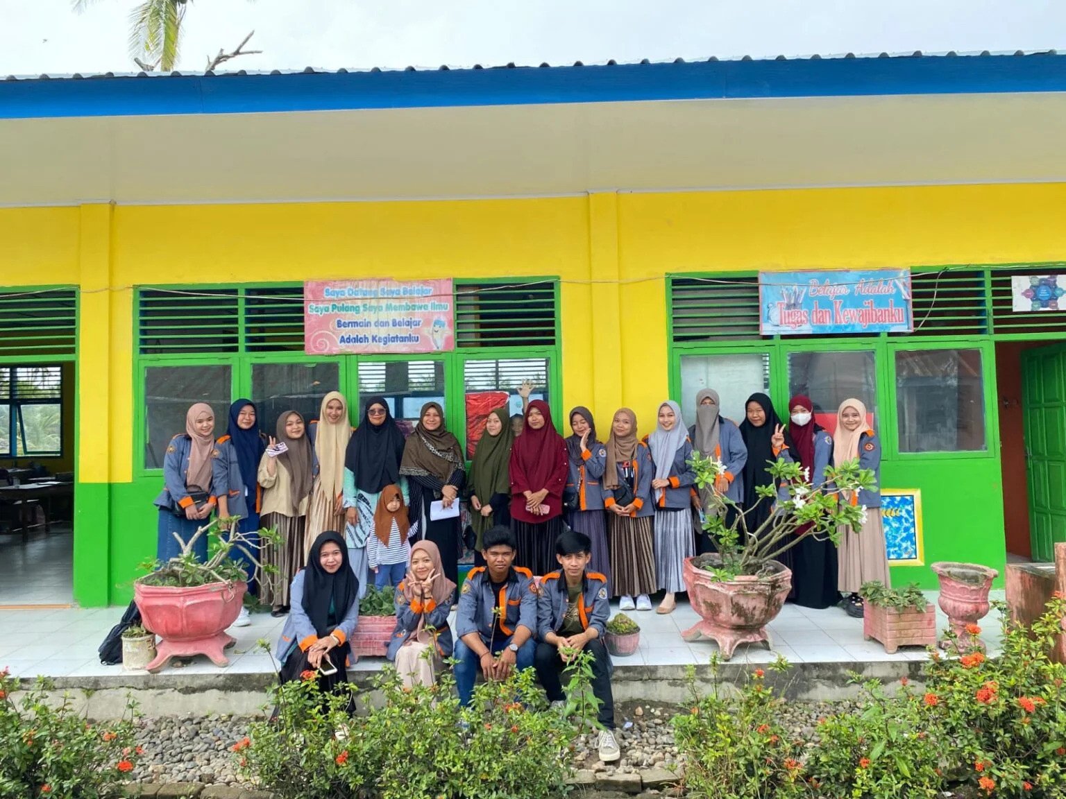 Dosen dan Mahasiswa Prodi Pendidikan Bahasa Indonesia UMS Rappang