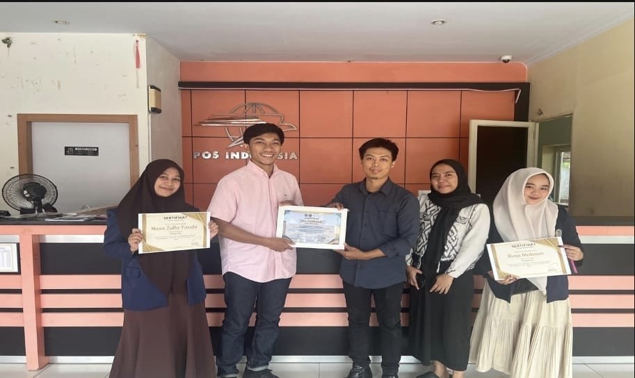 Memupuk Jiwa Wirausaha Digital: Mahasiswa FEB UMS Rappang Unjuk Gigi di Kantor Pos
