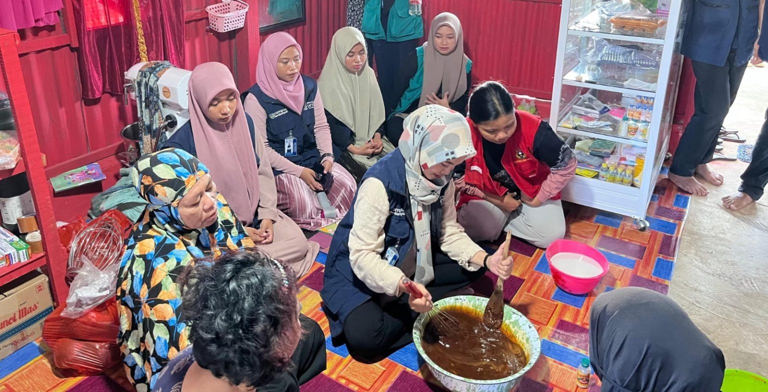 Pemberdayaan Lewat Rasa: Mahasiswa Seni Kuliner Buat Inovasi Kue Tradisional Bernilai Jual