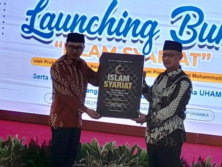 Magnum-Opus-Haedar-Nashir-Buku-Islam-Syariat-Dilaunching-di-UHAMKA-2.jpg 