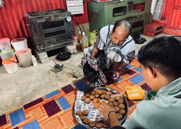 Mahasiswa KKN 7 UMS Rappang di Desa Polewali Ikut Membuat Kue, Dukung Ekonomi Lokal