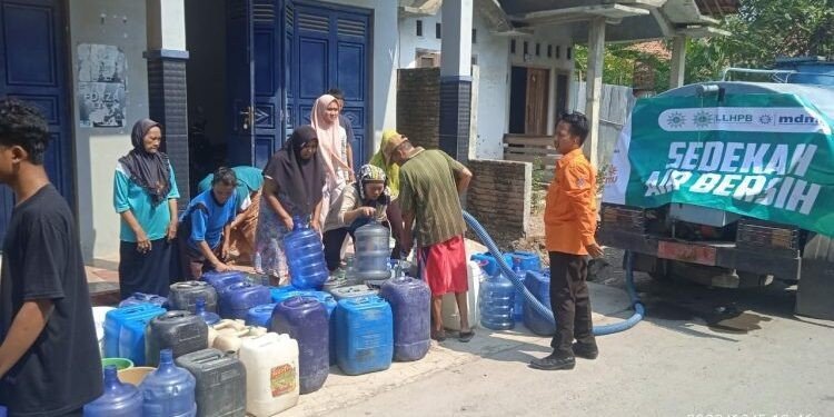 Kemarau Panjang, Muhammadiyah di Jawa Tengah Salurkan 170.000 Liter Air Bersih dan Salat Istisqa