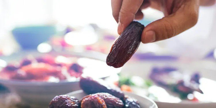 Membayar Utang Puasa Wajib Bersamaan dengan Puasa Sunah, Bolehkah?