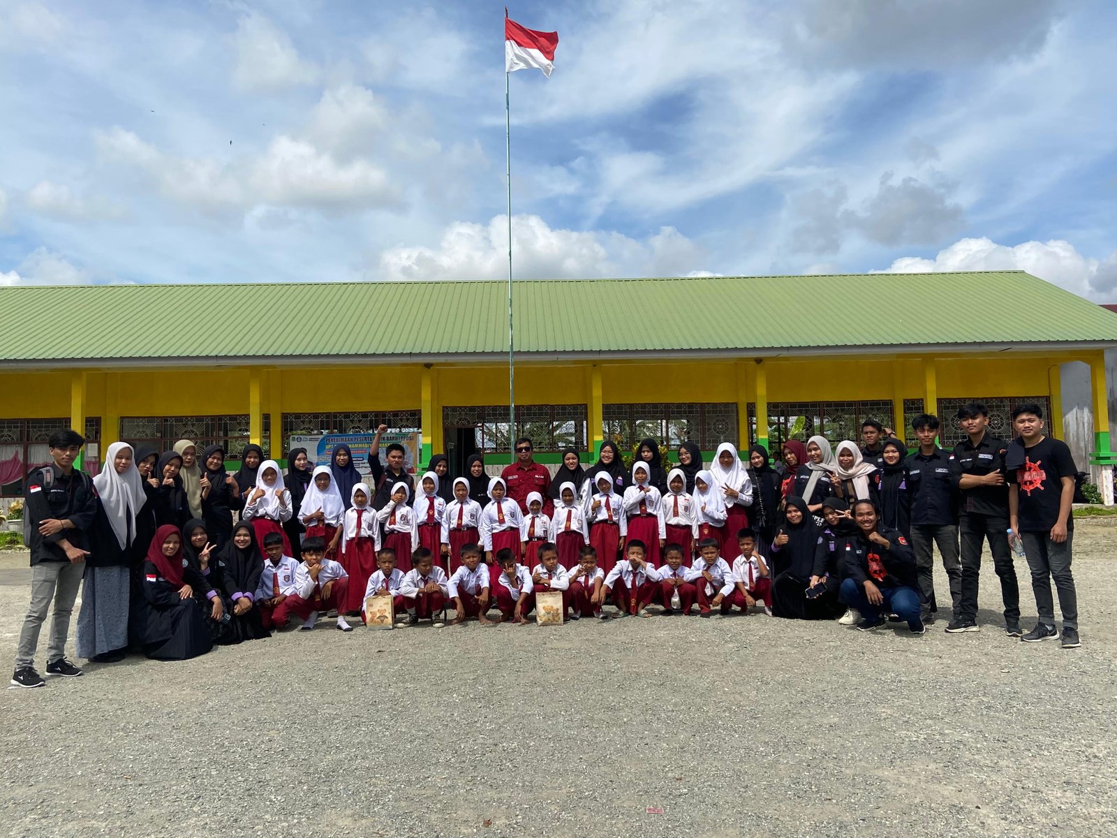 Kegiatan \"Himposip Care\" Sukses di SD Muhammadiyah Makkoring