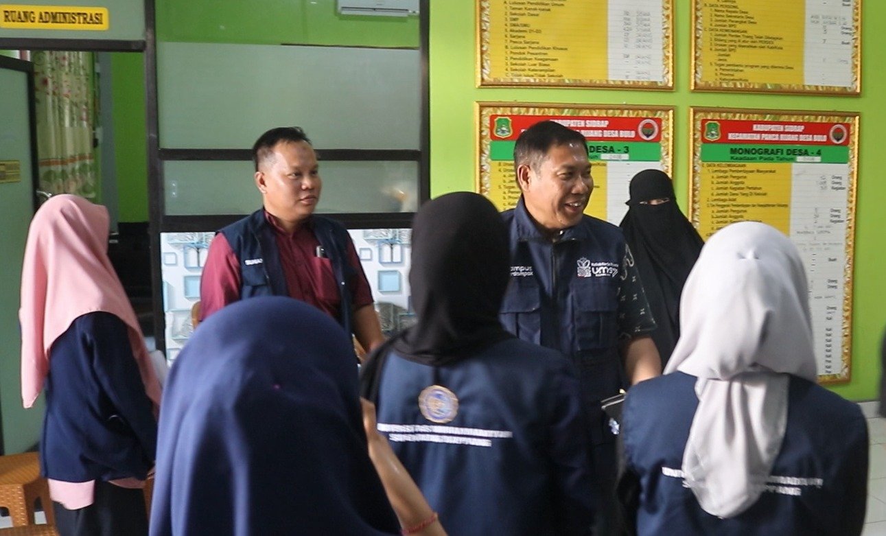Bertemu Mahasiswa KKN di Bulo, Rektor UMS Rappang Tekankan Praktik Teori Manajemen