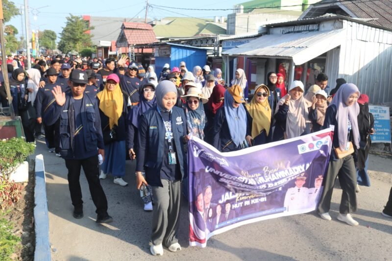 Civitas Akademika UMS Rappang Ikut Meriahkan Jalan Santai HUT RI ke-81 di Sidrap 