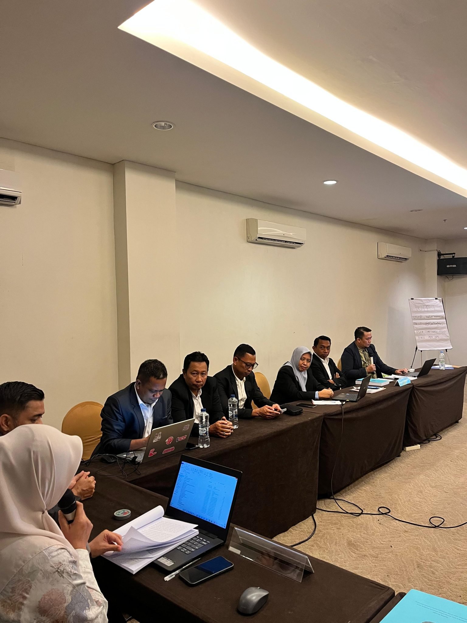 Profesor UMS Rappang Bedah Proposal Disertasi 10 Calon Doktor Administrasi Publik