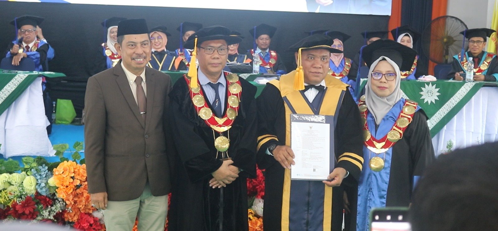 Menginspirasi, Alumni Panti Asuhan Dikukuhkan Jadi Guru Besar UMS Rappang